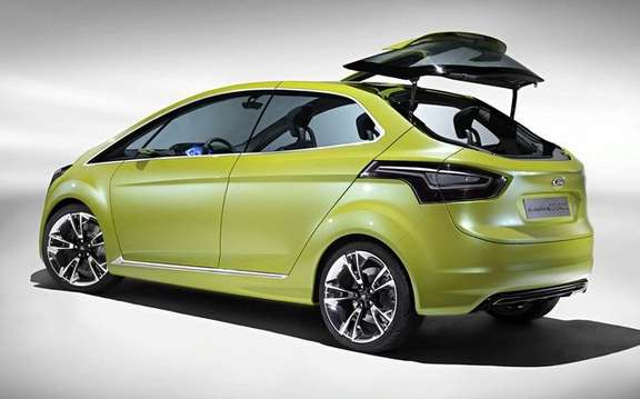 Ford Iosis Max Concept, never two without three picture #7
