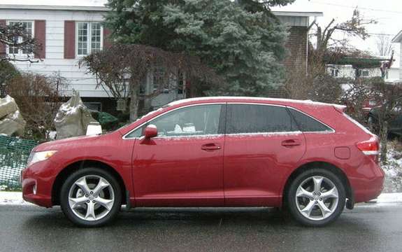 Toyota Venza 2009, the versatile crossover vehicle picture #2