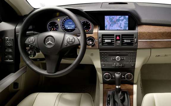 Mercedes-Benz GLK350 4MATIC 2010, the price unveiled picture #3