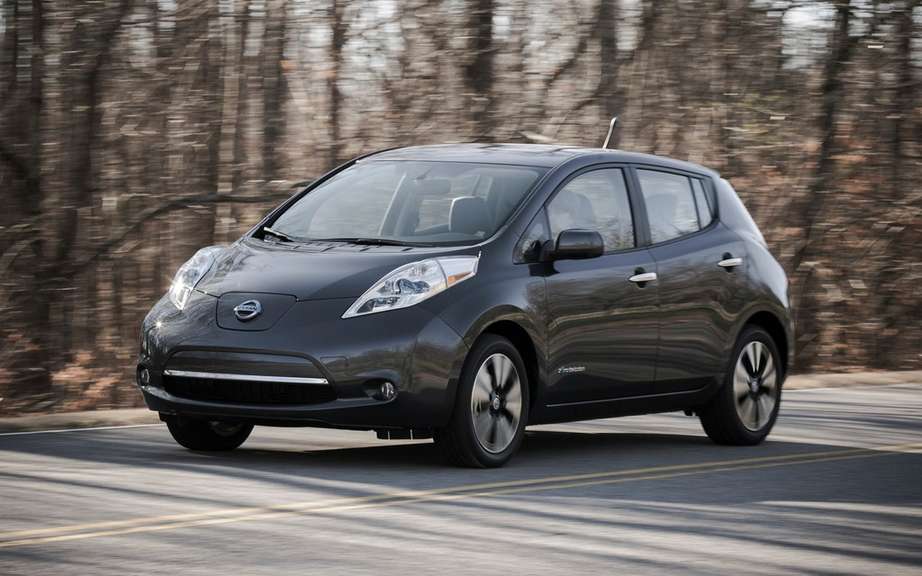 Nissan LEAF: it can supply the office and home picture #2