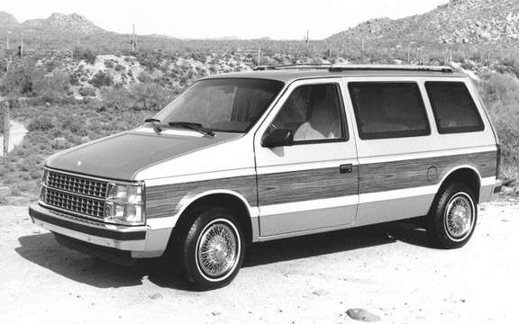 Silver Wedding minivan Chrysler picture #1