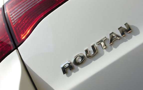 Volkswagen unveils prices for 2009 Routan picture #4