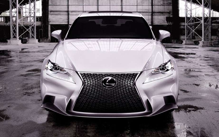 Lexus eyeing the best roads in Canada picture #2