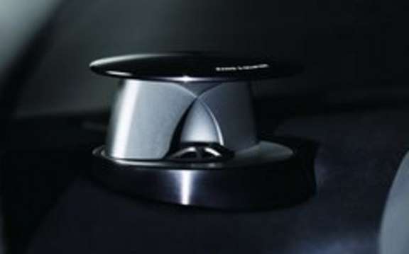Bang & Olufsen audio system provides a new bespoke Aston Martin DBS picture #2
