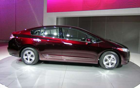 Roll has years without a drop of gasoline, here is the Honda FCX Clarity and Equinox Fuel Cell picture #6