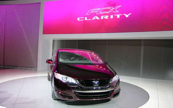 Roll has years without a drop of gasoline, here is the Honda FCX Clarity and Equinox Fuel Cell picture #8