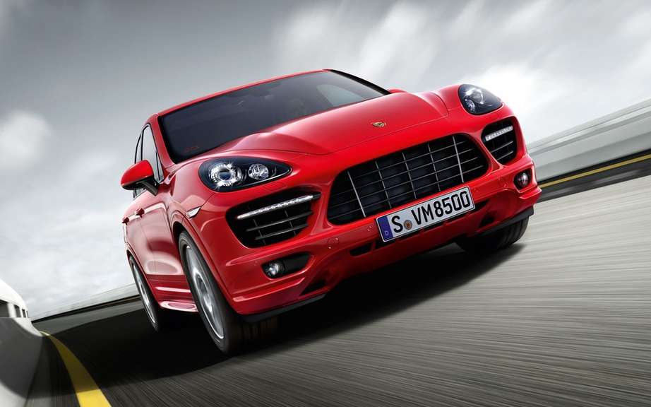 Porsche Macan has four-cylinder engines picture #4