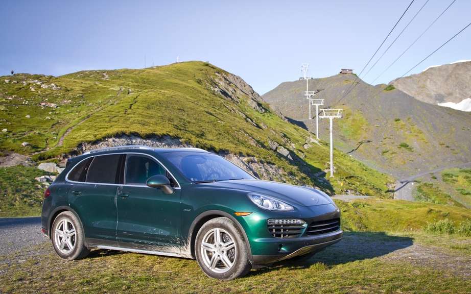 Porsche Cayenne Platinum Edition: The most generous picture #3