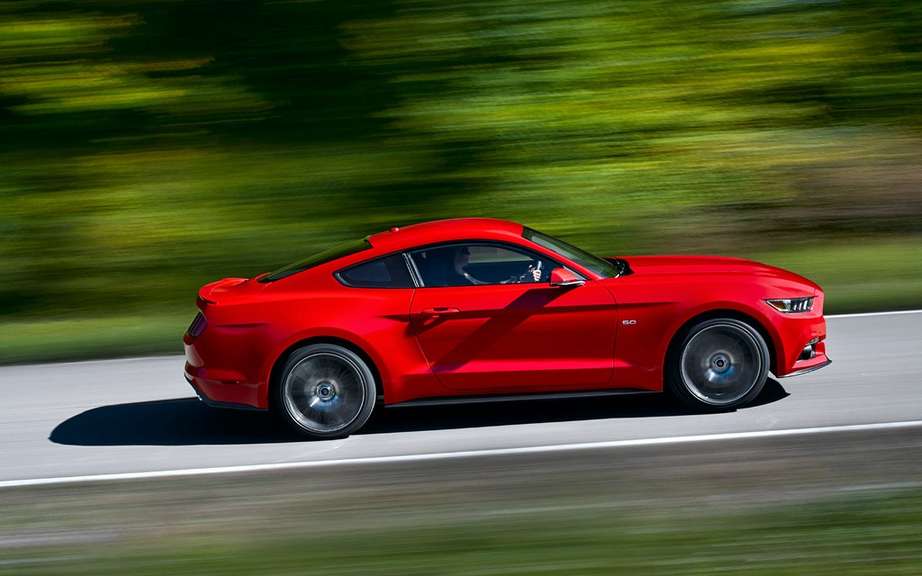 The new 2015 Ford Mustang is unveiled picture #11