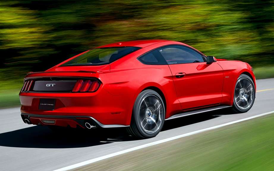 The new 2015 Ford Mustang is unveiled picture #12
