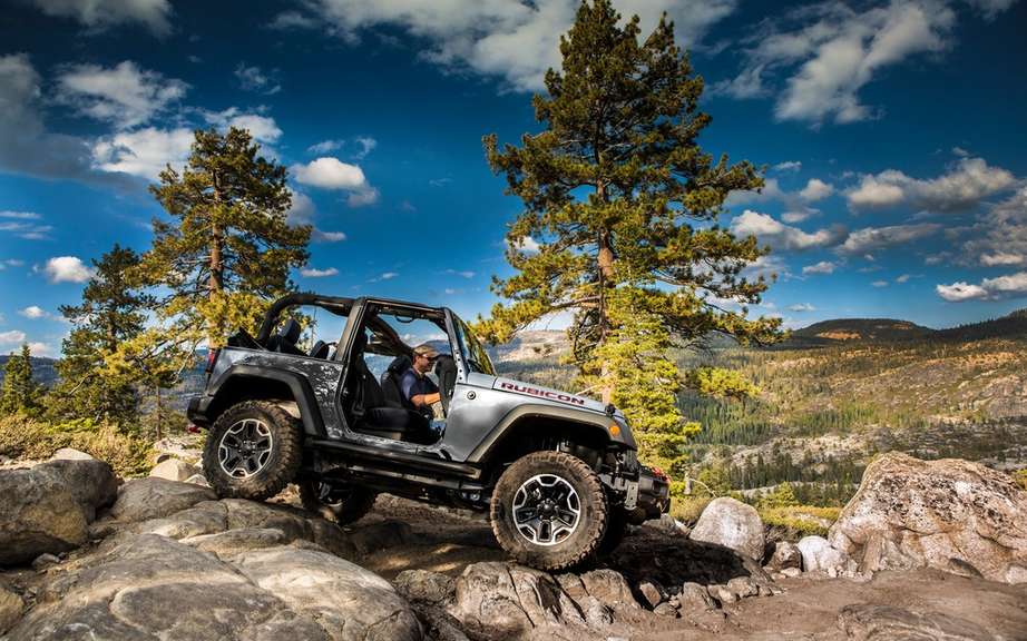 Polar Edition Jeep Wrangler sold in America picture #2