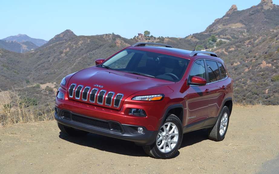 Jeep Cherokee 2014 en route to dealers