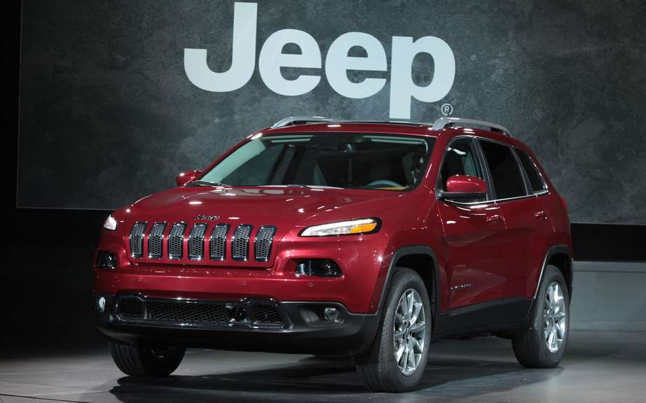 Jeep Cherokee 2014 en route to dealers picture #2