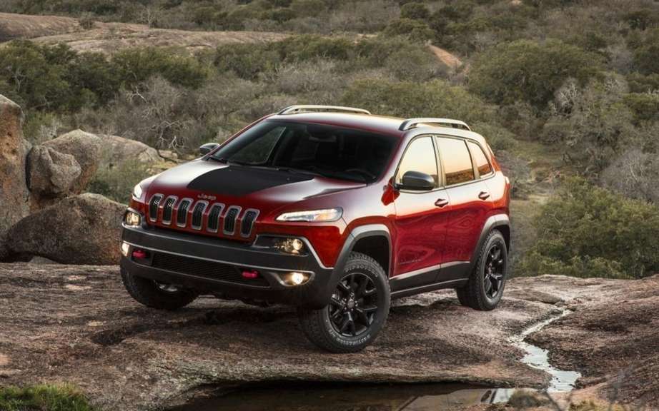 Jeep Cherokee 2014 en route to dealers picture #3