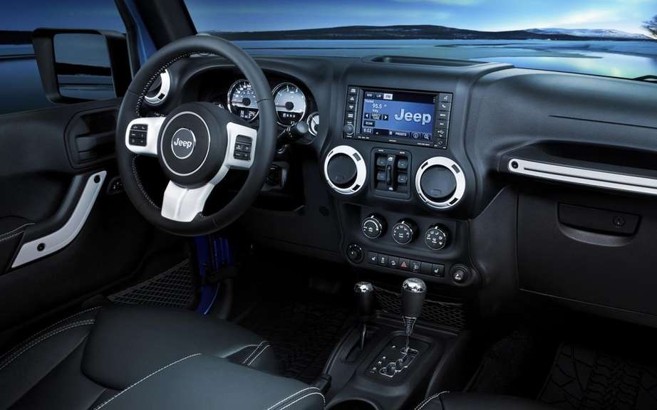 Polar Edition Jeep Wrangler sold in America picture #10