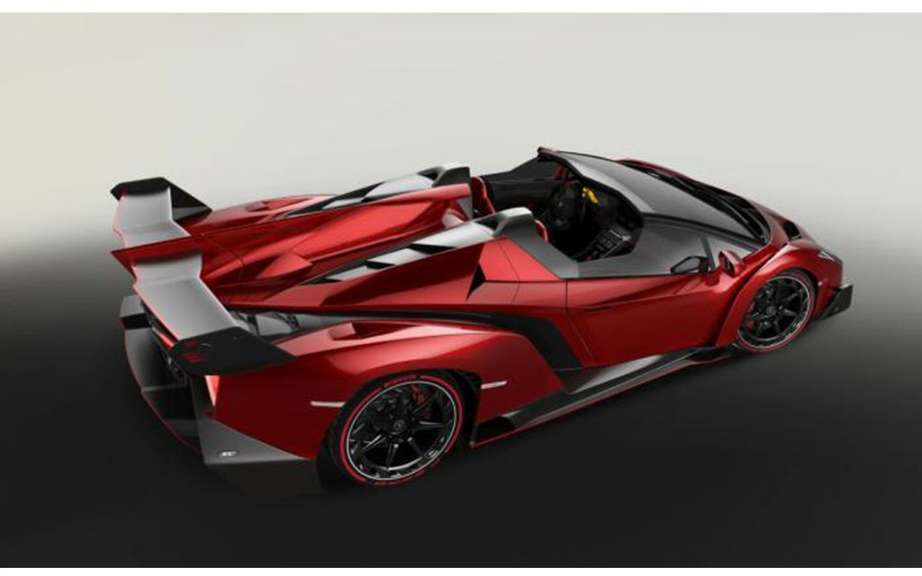 Veneno Lamborghini Roadster: a first flight photos picture #6