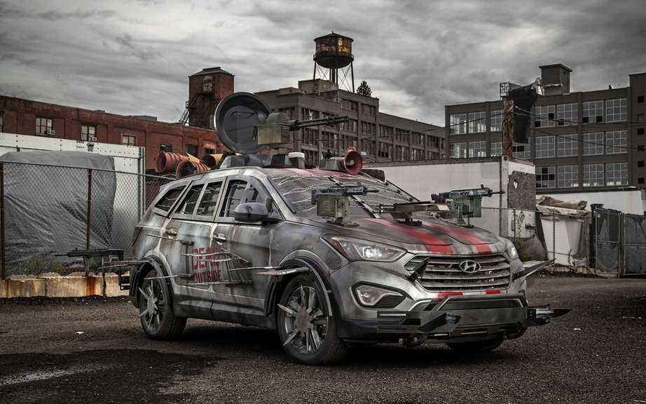 Hyundai unveils its Santa Fe Sport Zombie Survival Machine picture #6