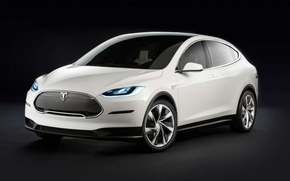 Tesla Model X: 6000 copies already reserved