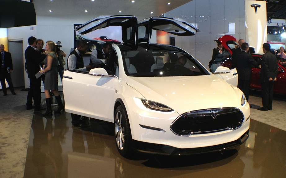 Tesla Model X: 6000 copies already reserved picture #3