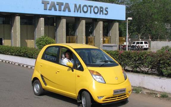 Tata Nano to police in New Delhi picture #3