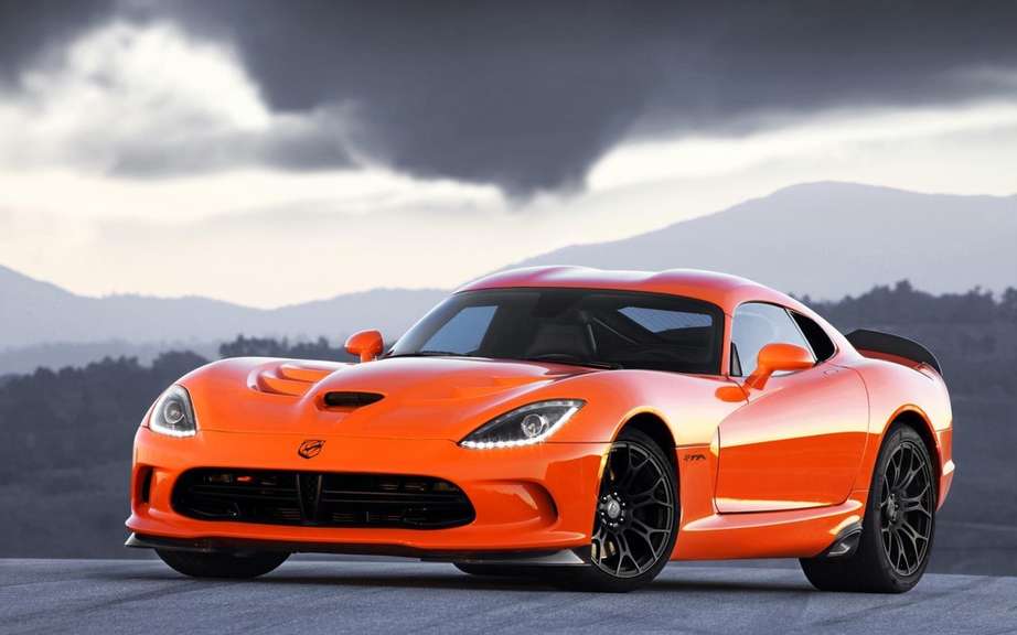 SRT Viper: Production slowed picture #4