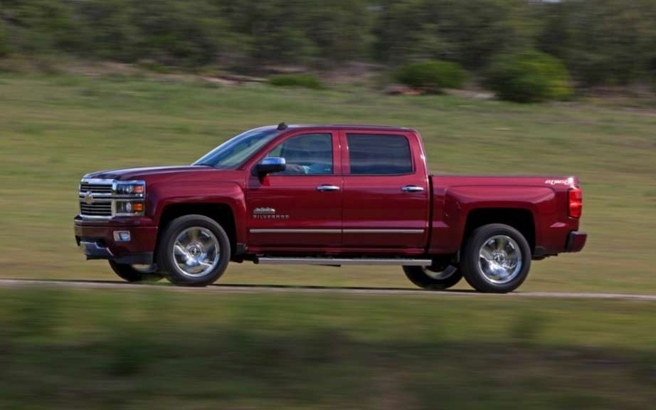 Chevrolet Silverado and GMC Sierra diesel engine picture #3