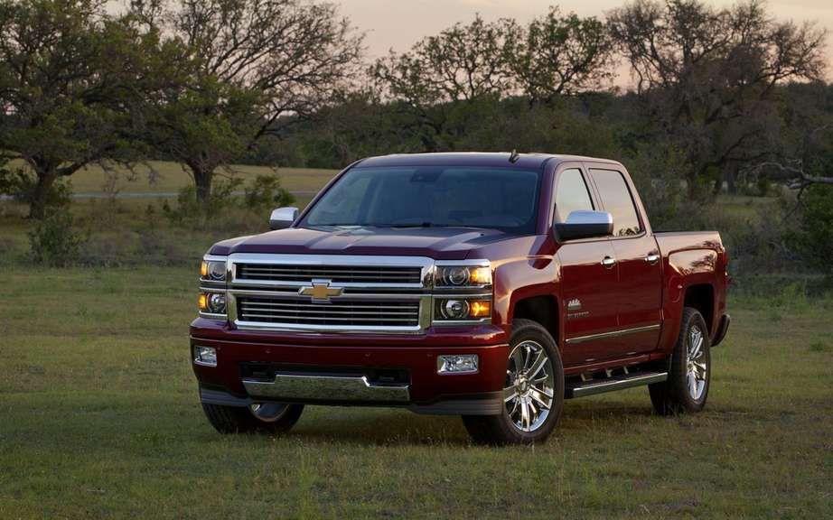 Chevrolet Silverado and GMC Sierra diesel engine picture #8