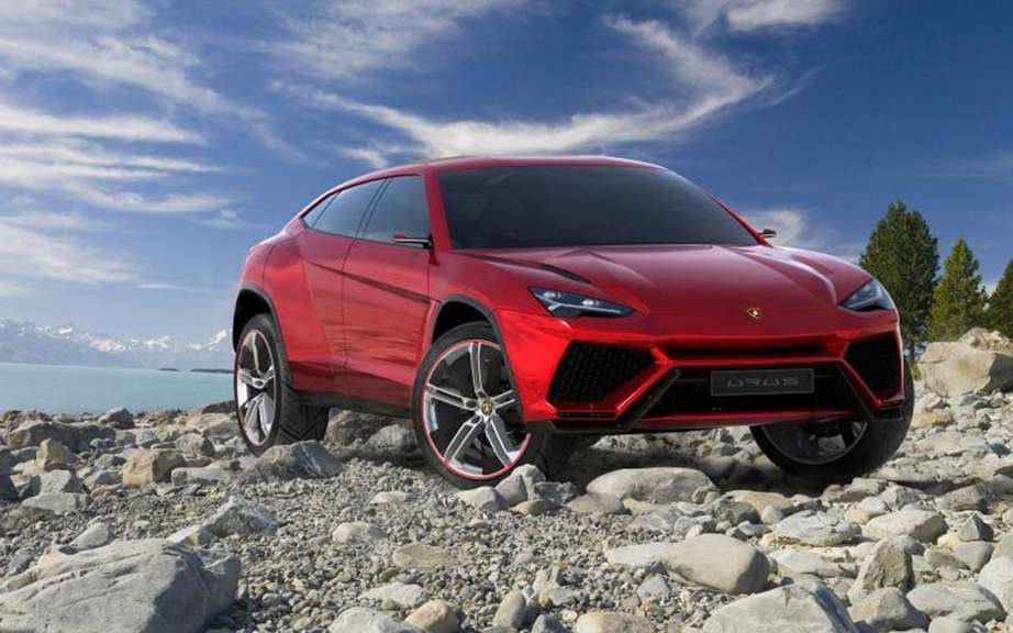 The Lamborghini Urus is built in Slovakia picture #2