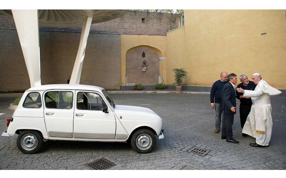 Pope Francois Renault rolls April 1984 picture #1