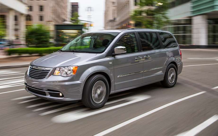 Chrysler celebrated the 30th anniversary of its popular minivans picture #4
