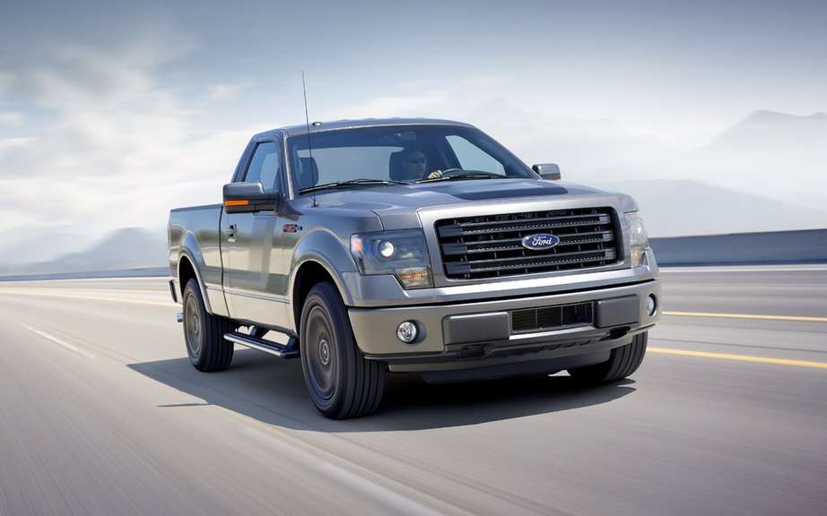 Ford F-150 STX SuperCrew 2014 most generous picture #3
