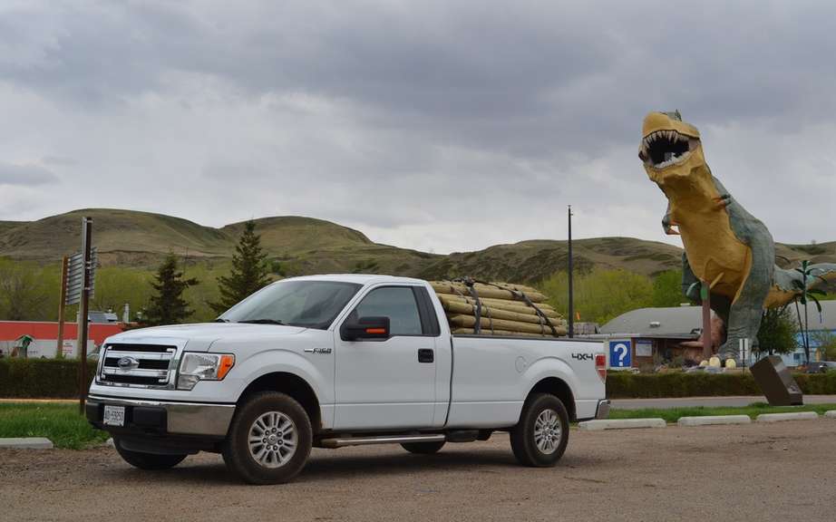 Ford F-150 STX SuperCrew 2014 most generous picture #4