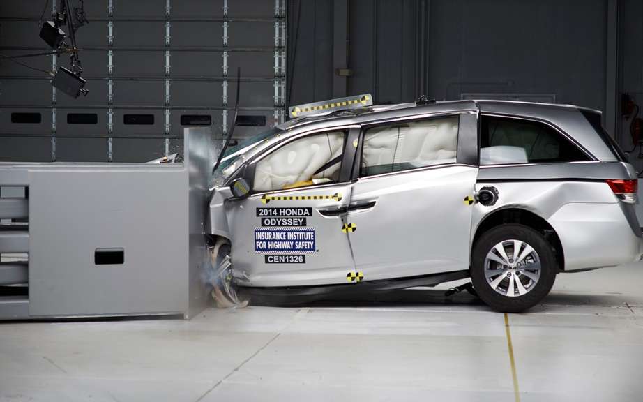 IIHS: 1st prize safety of vehicles delivered to the Honda Odyssey picture #2