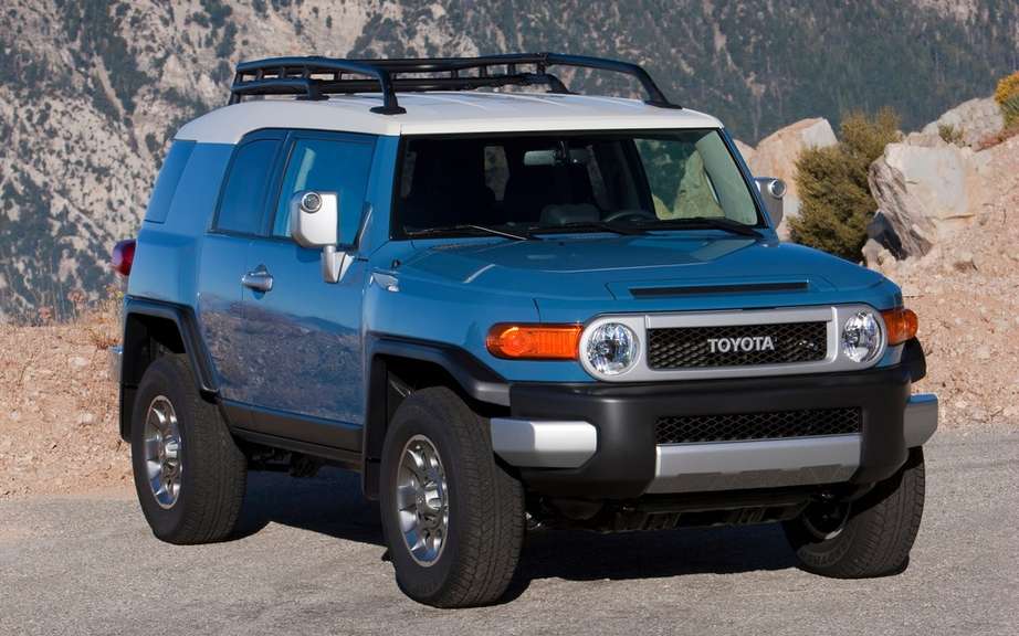 Toyota FJ Cruiser: one year reprieve picture #2