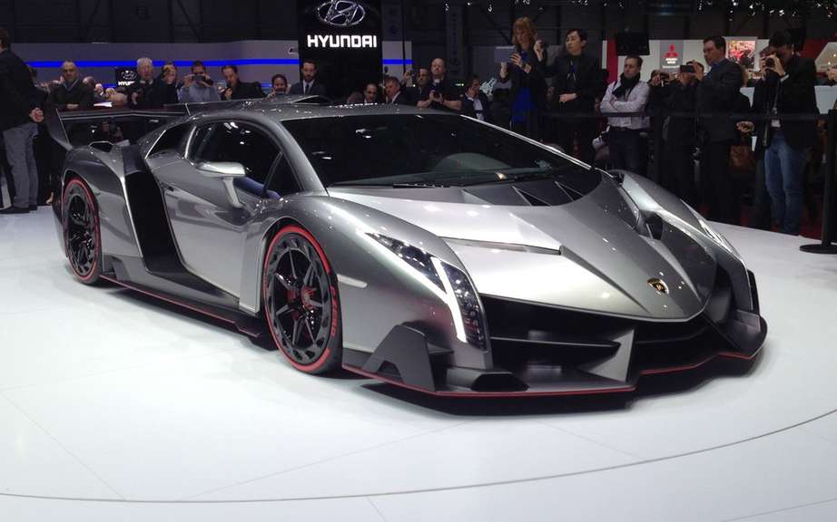 Veneno Lamborghini Roadster: 6.5-liter V12 and 750 horsepower picture #3