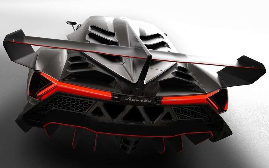 Veneno Lamborghini Roadster: 6.5-liter V12 and 750 horsepower picture #5