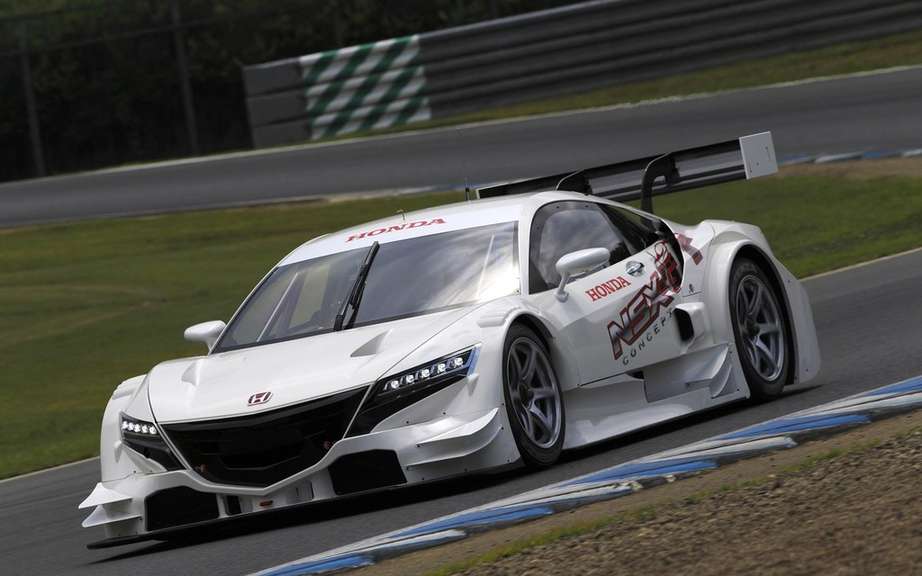 Honda NSX-GT Concept on the Suzuka circuit picture #2