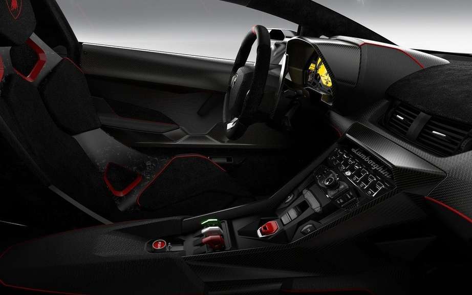 Veneno Lamborghini Roadster: 6.5-liter V12 and 750 horsepower picture #7