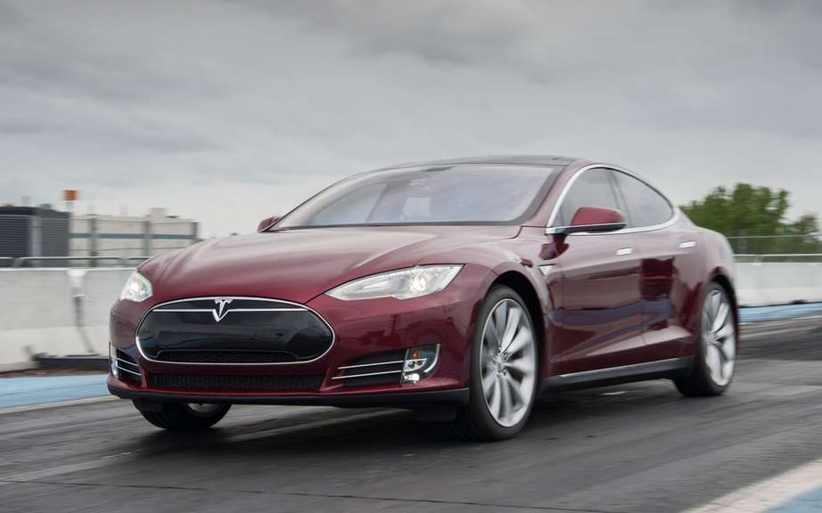 Car of the Year 2014 Consumer Reports: palm Tesla S picture #3