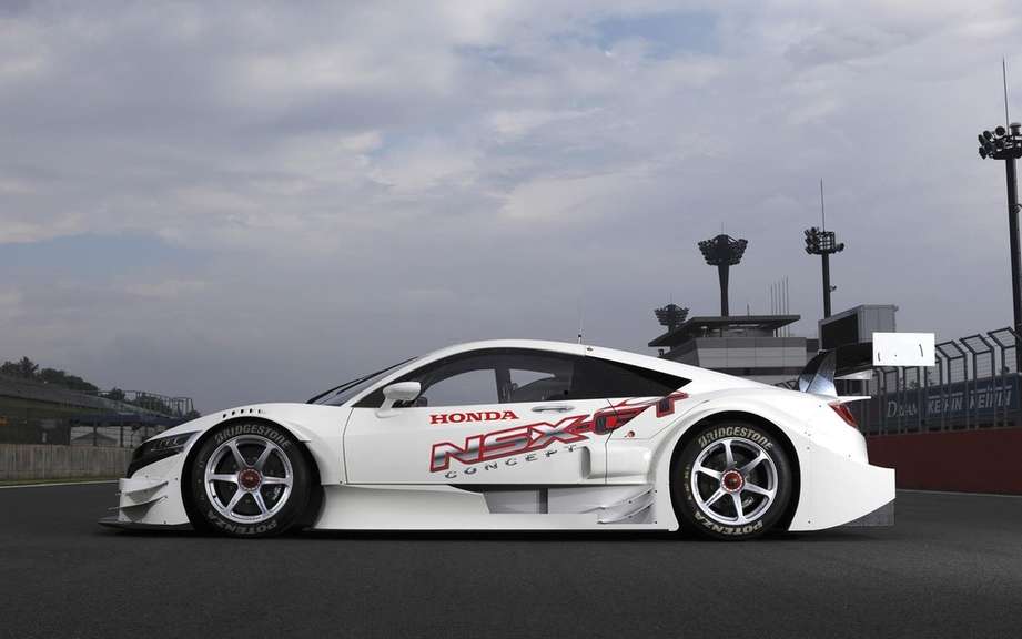 Honda NSX-GT Concept on the Suzuka circuit picture #4
