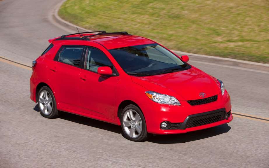 Toyota Matrix 2014 still available in Canada picture #3