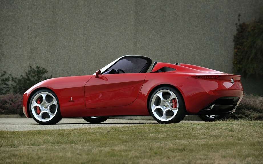 Alfa Romeo Spider inspired by the lines of section 4C picture #4