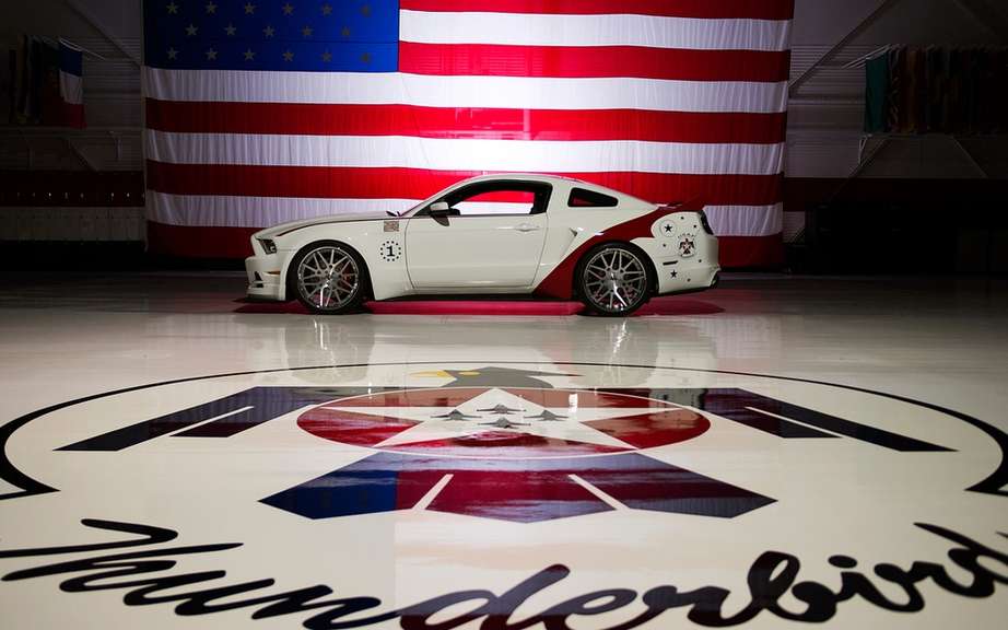 Ford presents his Mustang USAF Thunderbirds Edition picture #6