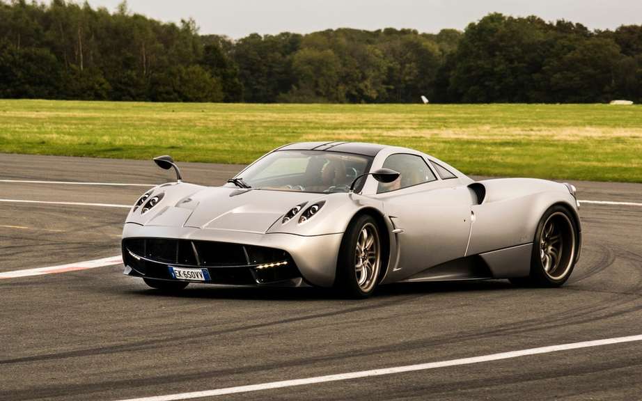 Pagani Huayra to the dimensions of the Autobots in Transformers 4 picture #1