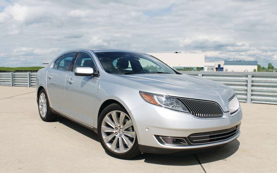 Lincoln will offer four new models by 2016 picture #3