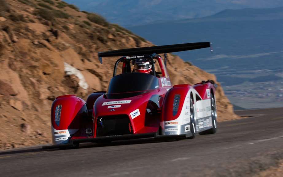 Mitsubishi vehicles and safety at Pikes Peak picture #8