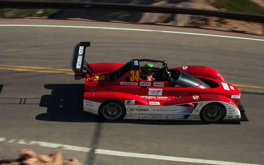 Mitsubishi vehicles and safety at Pikes Peak picture #11