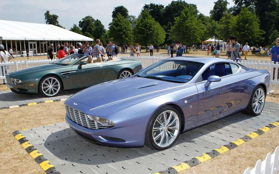 Aston Martin DBS and DB9 Coupe Zagato Spyder bearing the signatures picture #8