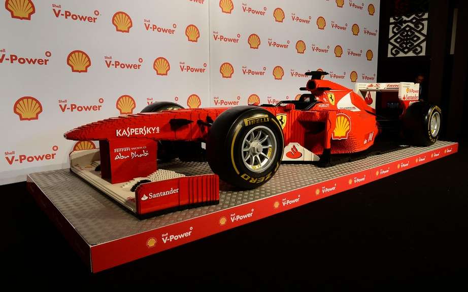 Ferrari F1 built in Lego