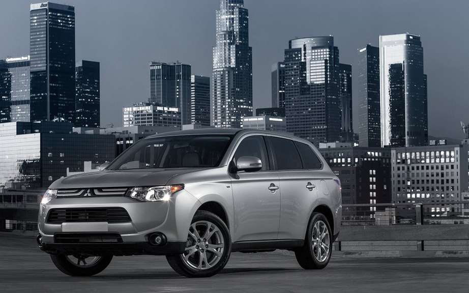 Mitsubishi Outlander 2014 from $ 25,998 picture #2